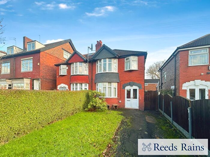 3 Bedroom Semi-Detached House For Sale In Lower Broughton Road, Salford, Greater Manchester, M7
