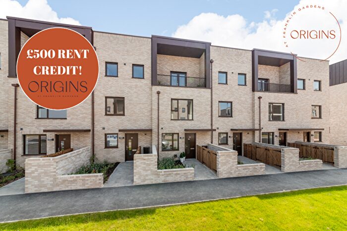 3 Bedroom Semi-Detached House To Rent In Includes £ Rent Credit! Bearsden Avenue, Cambridge, Cambridgeshire, CB3