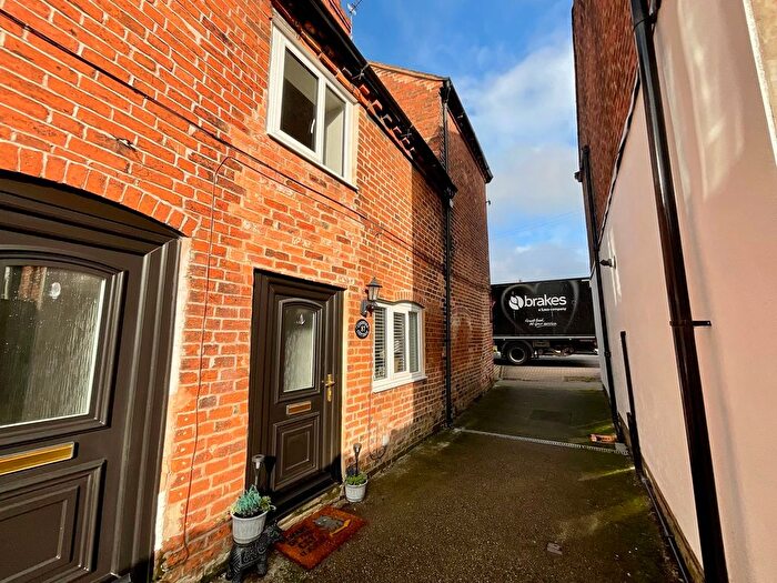 1 Bedroom Terraced House For Sale In Newcastle Road, Stone, ST15