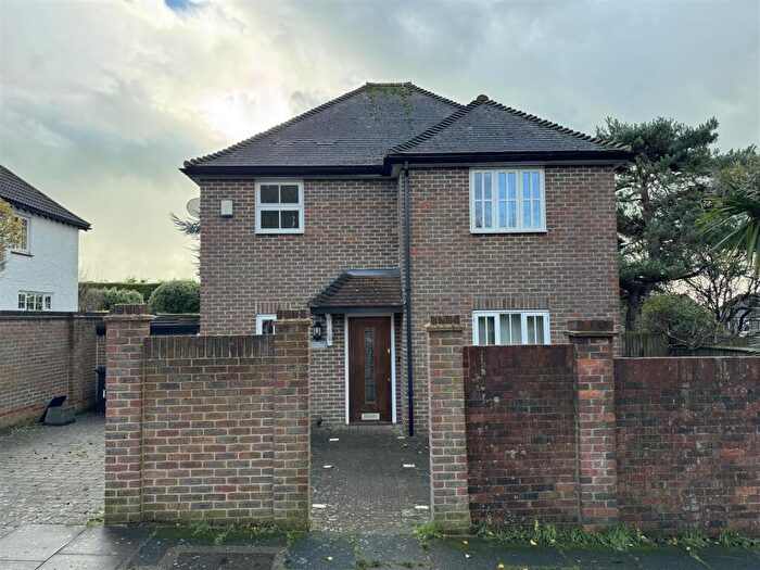 3 Bedroom Detached House To Rent In Onslow Road, Hove, BN3