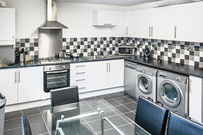 5 Bedroom Semi-Detached House To Rent In Gadd Street, Nottingham, NG7