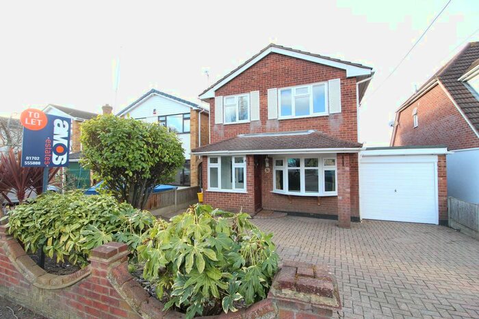 4 Bedroom Detached House To Rent In Downer Road, Benfleet, SS7