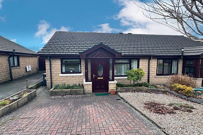 2 Bedroom Semi-detached Bungalow For Sale In Cracken Close, Chinley, High Peak, SK23