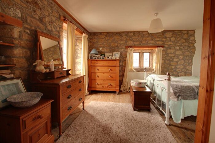 2 Bedroom Detached House For Sale In Piers Road, Cranmore, BA4