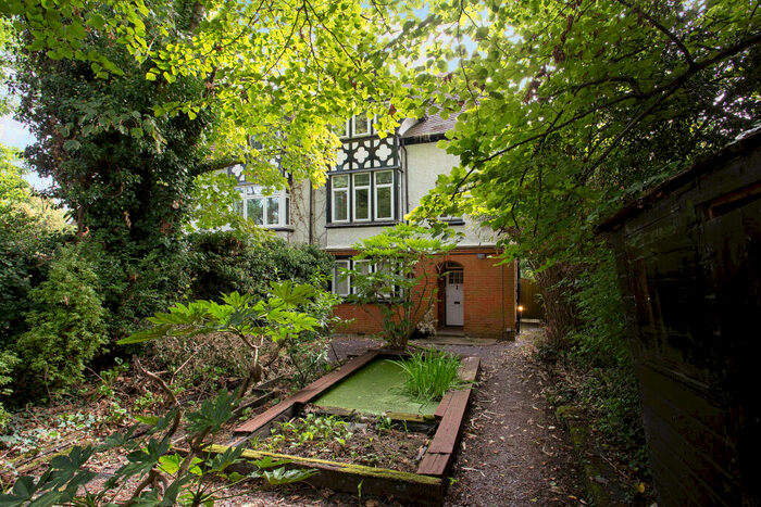 1 Bedroom Apartment To Rent In Ashley Road, Walton On Thames, KT12