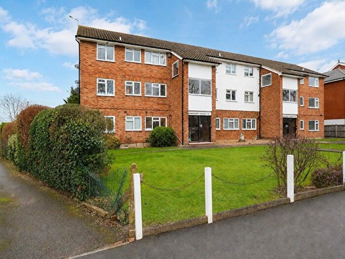 2 Bedroom Flat For Sale In Harcourt House, Castle Avenue, Highams Park, London., E4