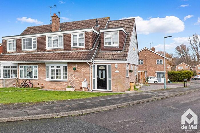 4 Bedroom Semi Detached House For Sale In Seneca Way, Wymans Brook, GL50