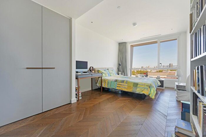 3 Bedroom Apartment For Sale In Holmby House, Battersea Power Station, SW11