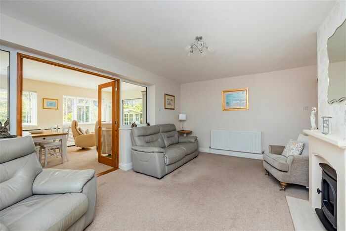 3 Bedroom Bungalow For Sale In Fernhurst Drive, Goring-By-Sea, BN12