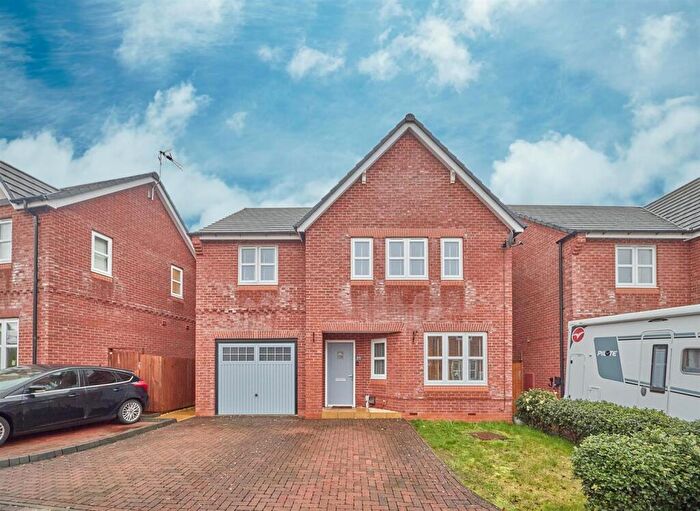 4 Bedroom Detached House For Sale In Holywell Fields, Hinckley, LE10