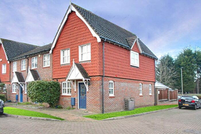 3 Bedroom End Terrace House For Sale In Royal Close, Locksbottom, Orpington, BR6