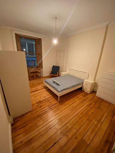 2 Bedroom Flat To Rent In Clerk Street, Edinburgh, EH8