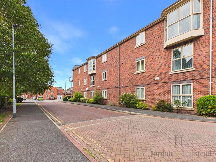 2 Bedroom Apartment For Sale In Waters Edge, Chester, Cheshire, CH1
