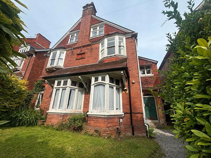 2 Bedroom Flat To Rent In Pennsylvania Road, Exeter, EX4