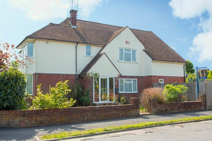 6 Bedroom Detached House To Rent In Barton Road, Canterbury, CT1