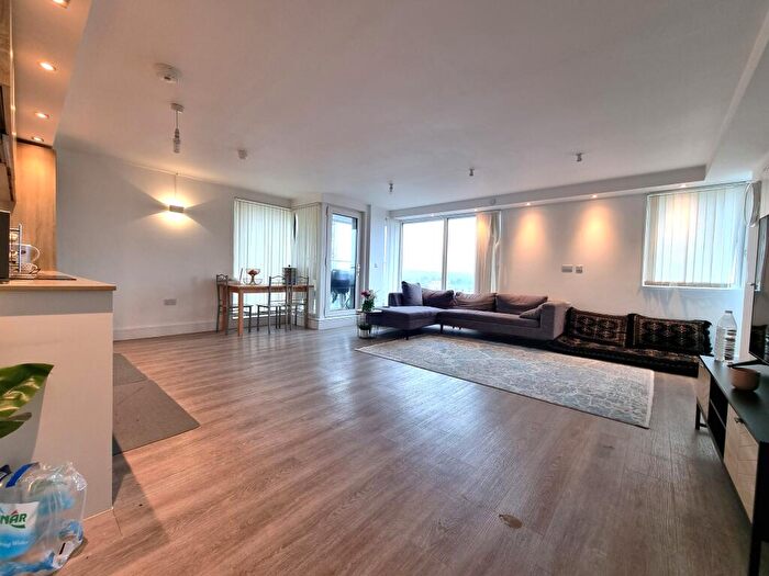 2 Bedroom Apartment To Rent In Premier House, Station Road, The Hale, Edgware, Barnet, HA8