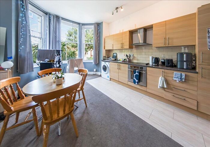 3 Bedroom Flat To Rent In Harvist Road, London, NW6