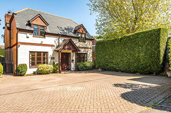 4 Bedroom Detached House For Sale In South Lane, Nomansland, Salisbury, Wiltshire, SP5