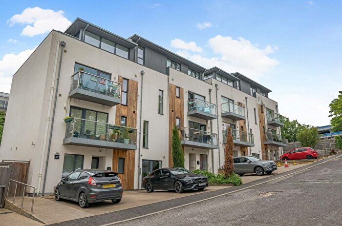 2 Bedroom Flat For Sale In Easton Street, High Wycombe, HP11
