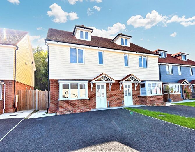 3 Bedroom Semi-Detached House To Rent In Mathews Court, Warehorne Road, Ashford, TN26