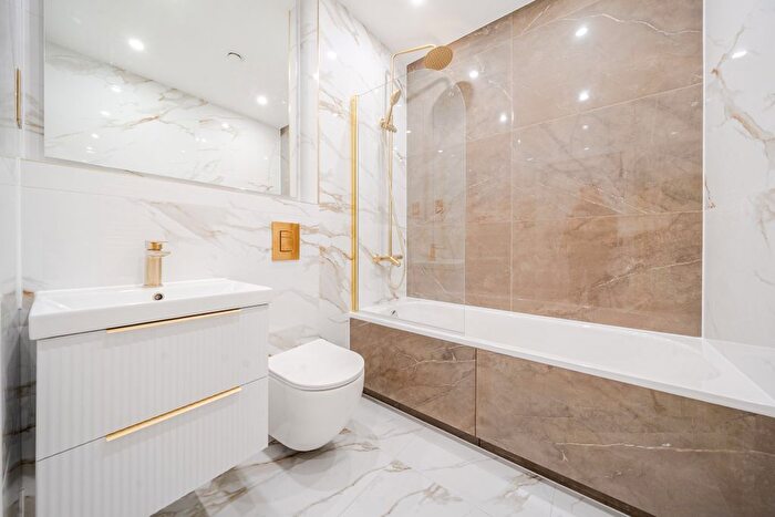 2 Bedroom Flat To Rent In Carlton Crescent, Southampton, SO15