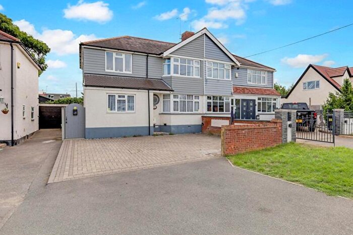 3 Bedroom Semi Detached House For Sale In Pound Lane, Bowers Gifford, Basildon, Essex, SS13