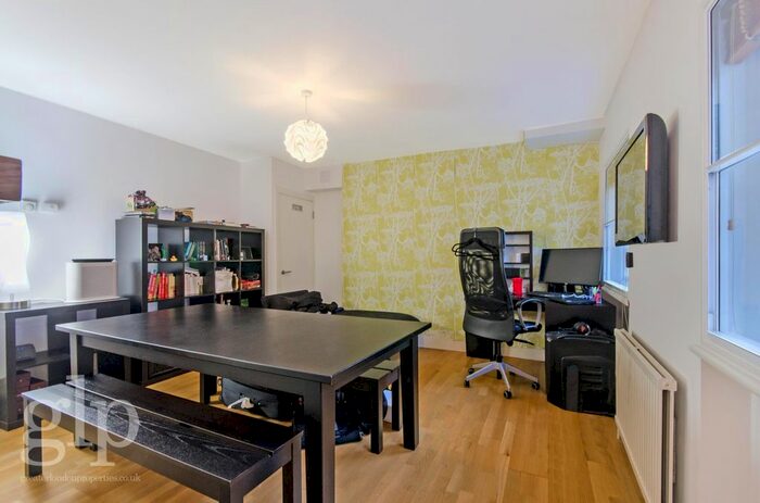 1 Bedroom Flat To Rent In Neal Street, London, WC2H