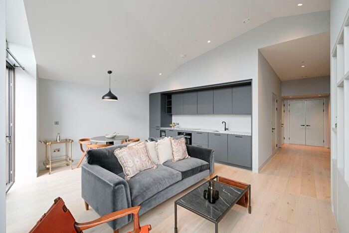 2 Bedroom Flat To Rent In Carnaby Lofts, Ganton Street, London, Soho, Greater London, W1F