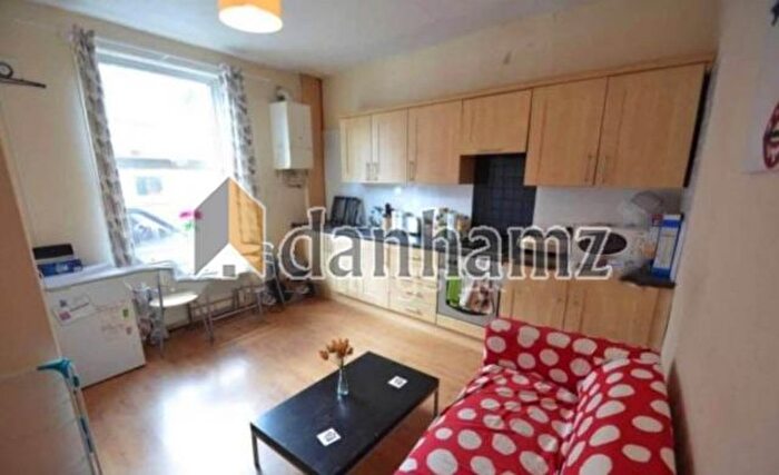 3 Bedroom Property To Rent In Autumn Street, Hyde Park, Leeds, LS6