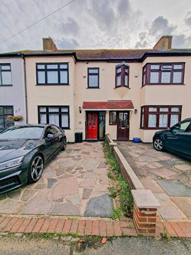 3 Bedroom Terraced House To Rent In Castle Avenue, Rainham, RM13