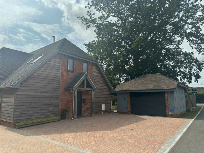 3 Bedroom Semi-Detached House To Rent In Eastworth Road, Verwood, BH31