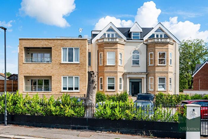 5 Bedroom Detached House To Rent In Rowantree Road, Enfield, EN2