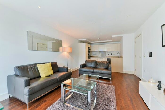 2 Bedroom Apartment To Rent In Waterlow Court, Queensland Terrace, Islington, N7
