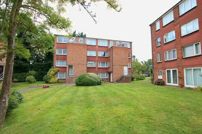 2 Bedroom Maisonette To Rent In Ellison Way, Wokingham, RG40