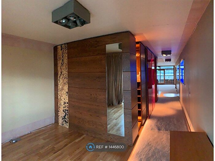 1 Bedroom Flat To Rent In Thomas More House, London, EC2Y