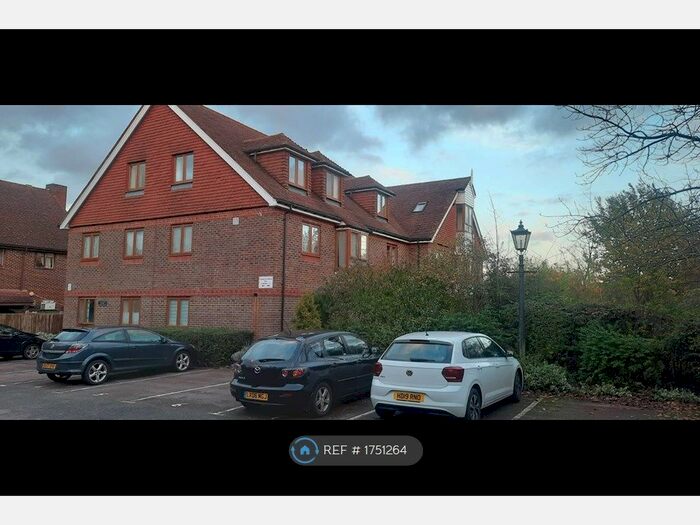 2 Bedroom Flat To Rent In Stanford Court, Maidenbower, Crawley, RH10