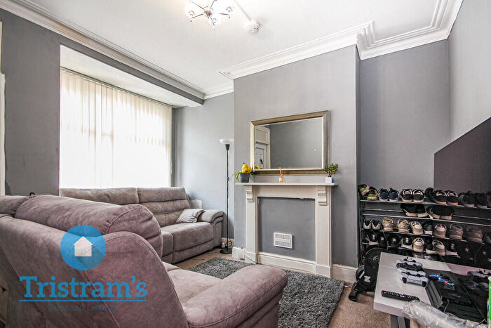 3 Bedroom End Of Terrace House To Rent In Midland Avenue, Nottingham, NG7