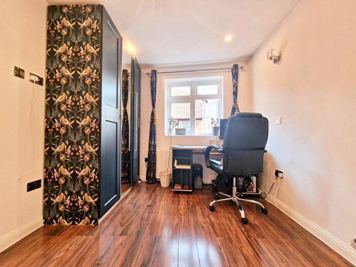 2 Bedroom Apartment To Rent In The Borough, Farnham, GU9