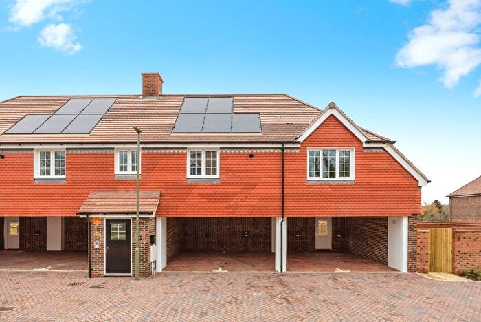 1 Bedroom Flat For Sale In Lovelace Drive, East Horsley, Leatherhead, Surrey, KT24