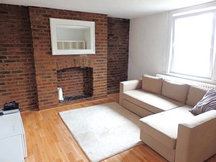 2 Bedroom Flat To Rent In Hornsey Road, Upper Holloway, N19