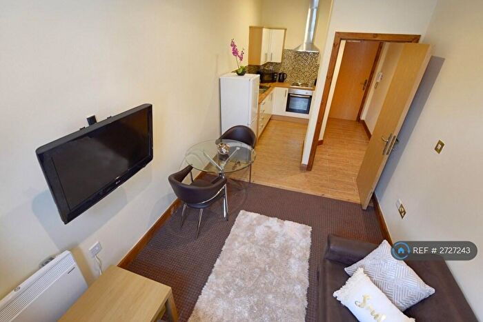 2 Bedroom Flat To Rent In Legrams Mill Residence, Bradford, BD7