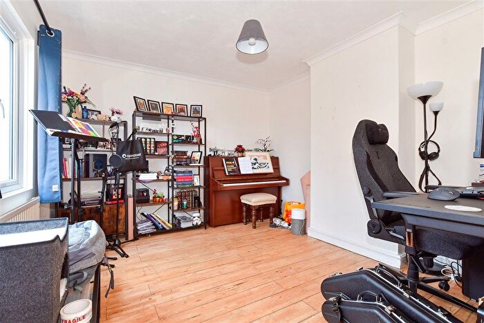 3 Bedroom Terraced House For Sale In Old Tovil Road, Maidstone, Kent, ME15