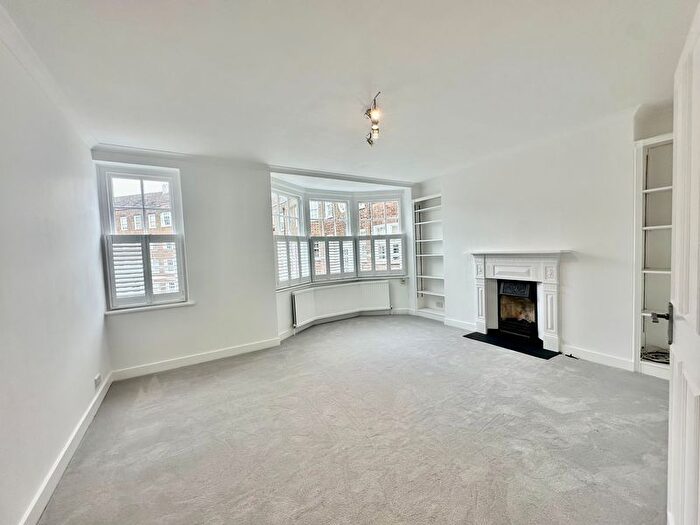 2 Bedroom Flat To Rent In South Grove, Highgate Village, N6