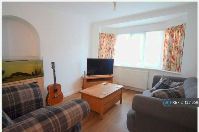3 Bedroom Terraced House To Rent In Buckland Way, Worcester Park, KT4