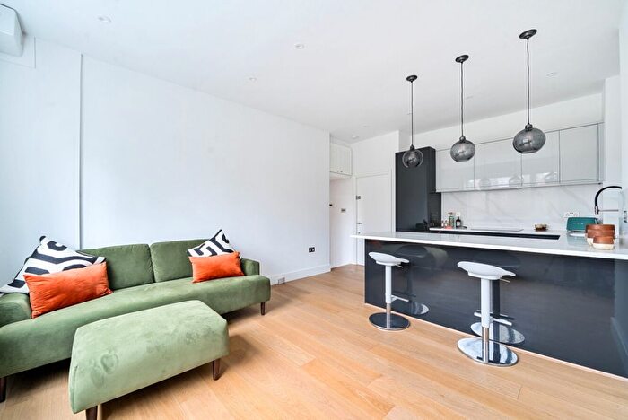 1 Bedroom Flat To Rent In Creighton Avenue, London, N10