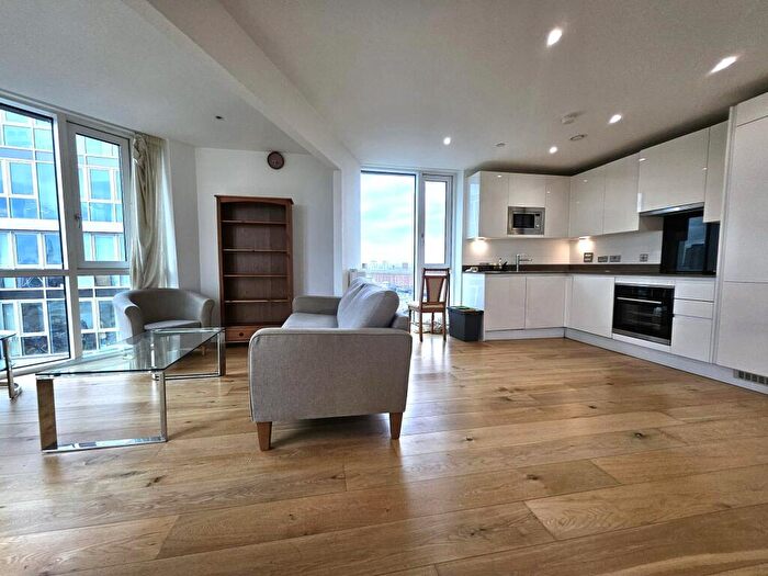 3 Bedroom Flat To Rent In Sky View Tower, High Street, London, E15