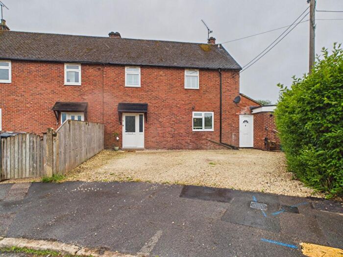 3 Bedroom Semi Detached House For Sale In Windmill Corner, Mortimer Common, RG7