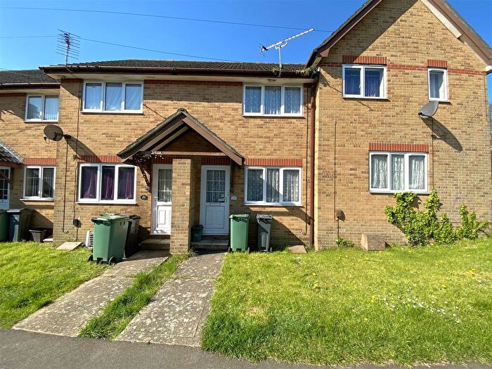 2 Bedroom Terraced House To Rent In Arctic Road, Cowes, PO31