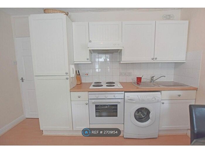 1 Bedroom Flat To Rent In Tavistock Court, Nottingham, NG5