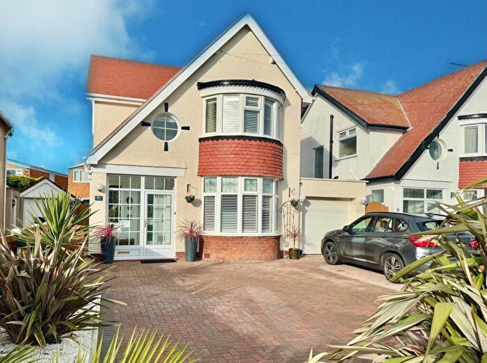 3 Bedroom Detached House For Sale In Glan Y Mor Road, Penrhyn Bay, Llandudno, LL30